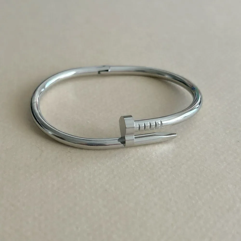 Heart Nail Bracelet #2009